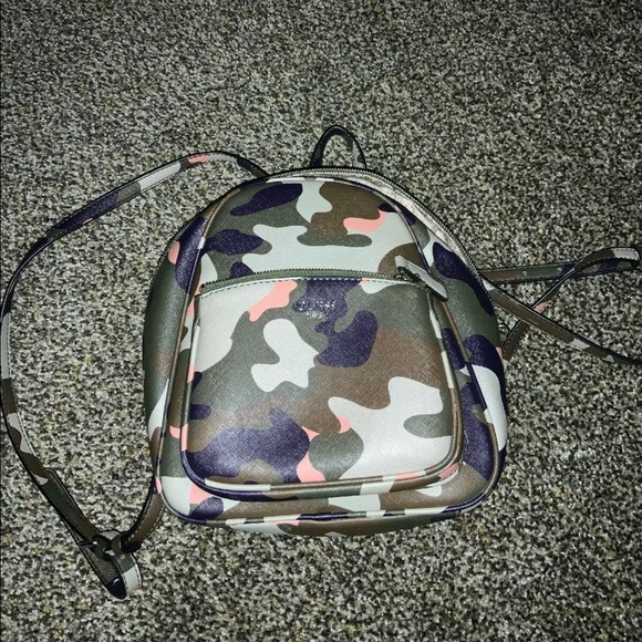 guess camo backpack